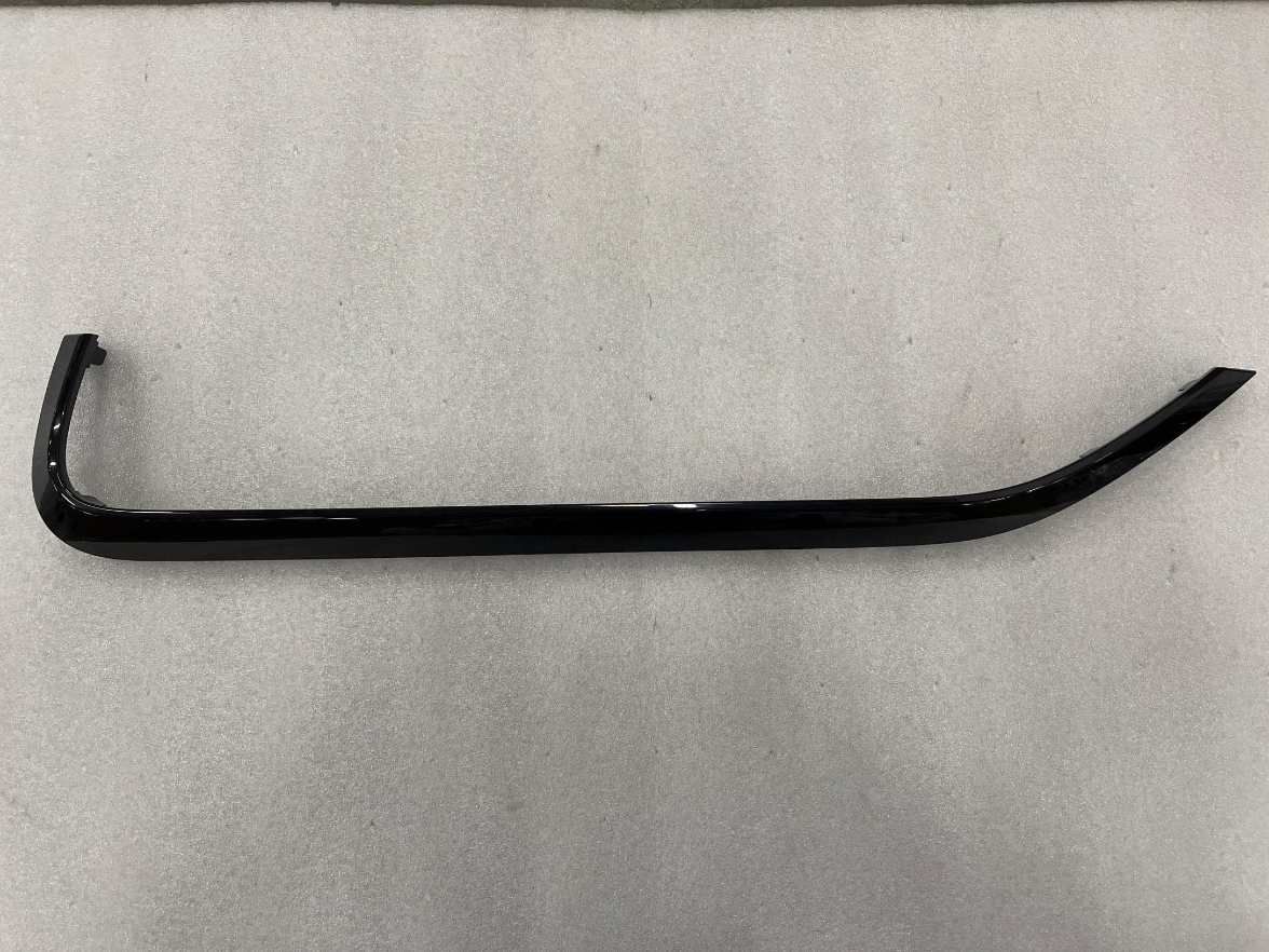 Left front door rocker panel trim