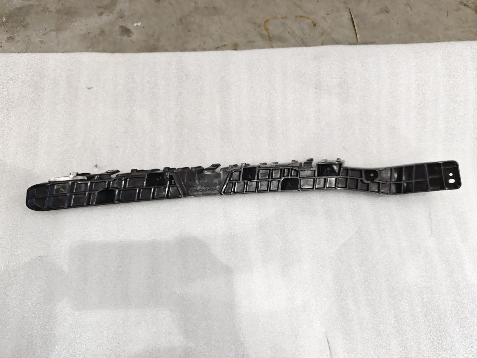 Left Front Combination Lamp Front Bumper Bracket